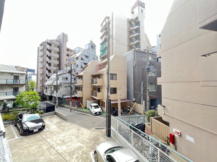 物件内観写真22　(室内からの展望)