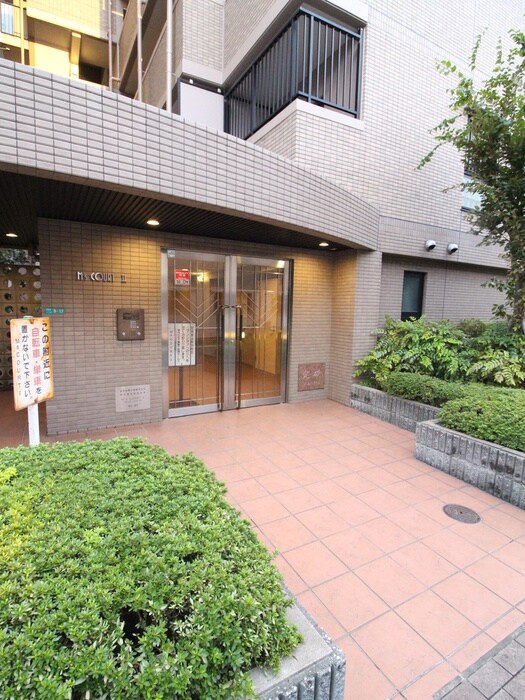 物件外観写真5　(エントランス部分)