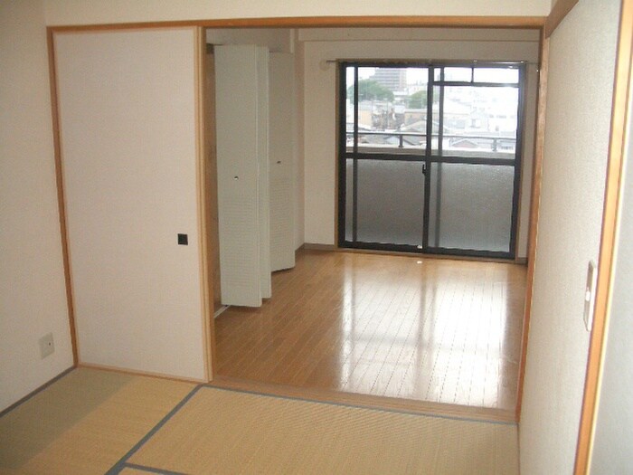 物件内観写真11　(居室)