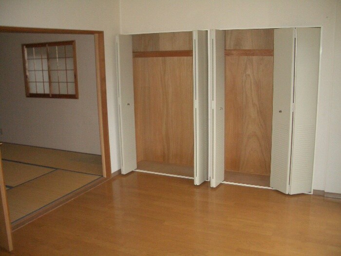 物件内観写真12　(収納)