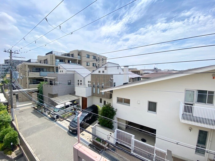 物件内観写真14　(室内からの展望)