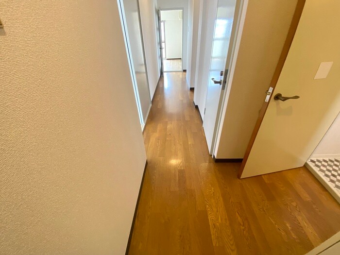 物件内観写真21　(廊下)