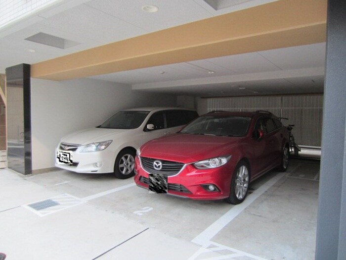 物件外観写真5　(駐車場)