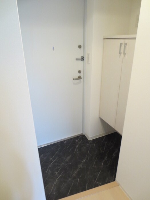 物件内観写真10　(玄関)
