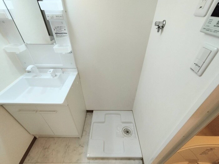 物件内観写真18　(洗濯機置場)