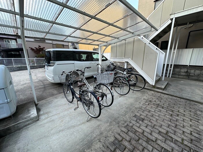 物件外観写真3　(駐輪場)