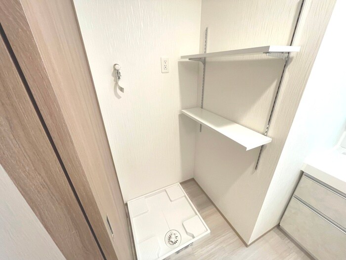 物件内観写真10　(洗濯機置場)