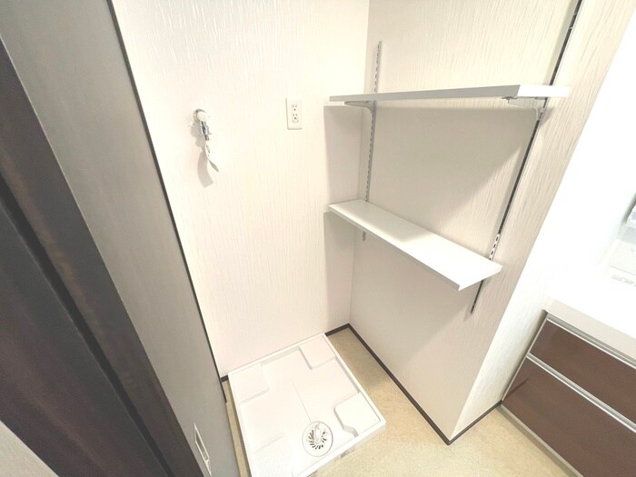 物件内観写真10　(洗濯機置場)