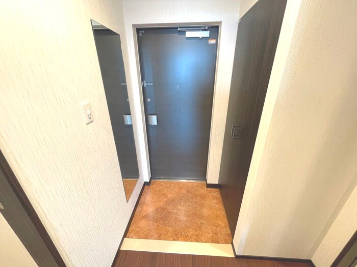 物件内観写真17　(玄関)
