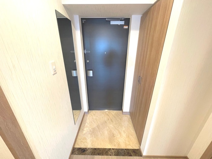 物件内観写真18　(玄関)