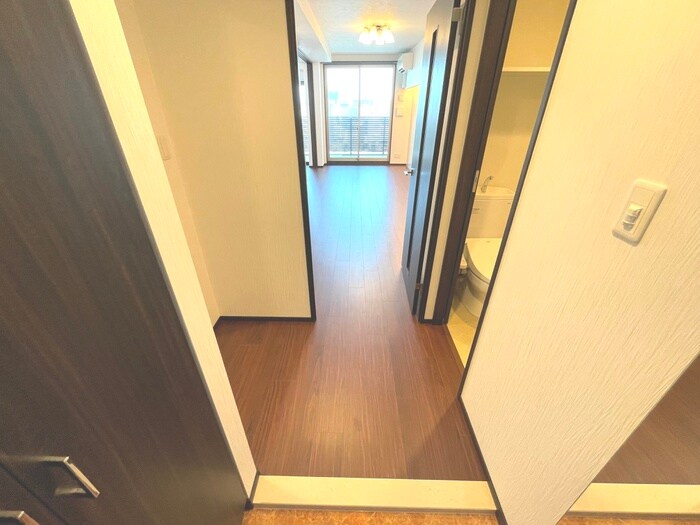 物件内観写真18　(廊下)