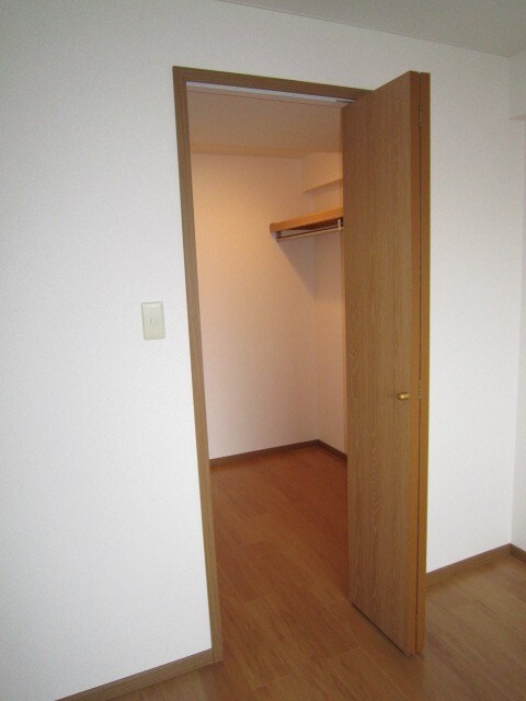 物件内観写真10　(収納)