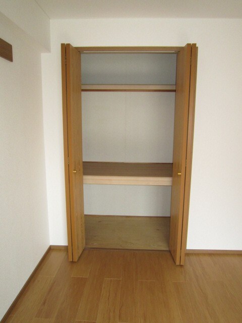 物件内観写真16　(収納)