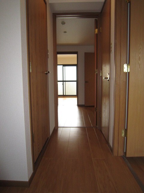 物件内観写真19　(廊下)
