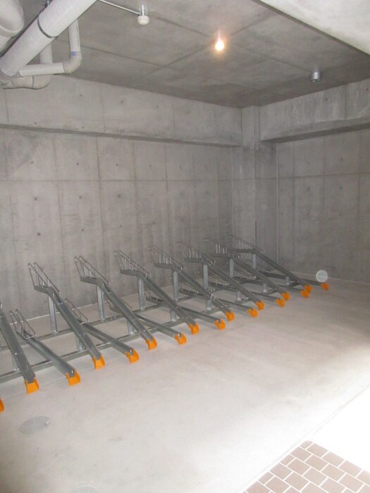 物件外観写真5　(駐輪場)