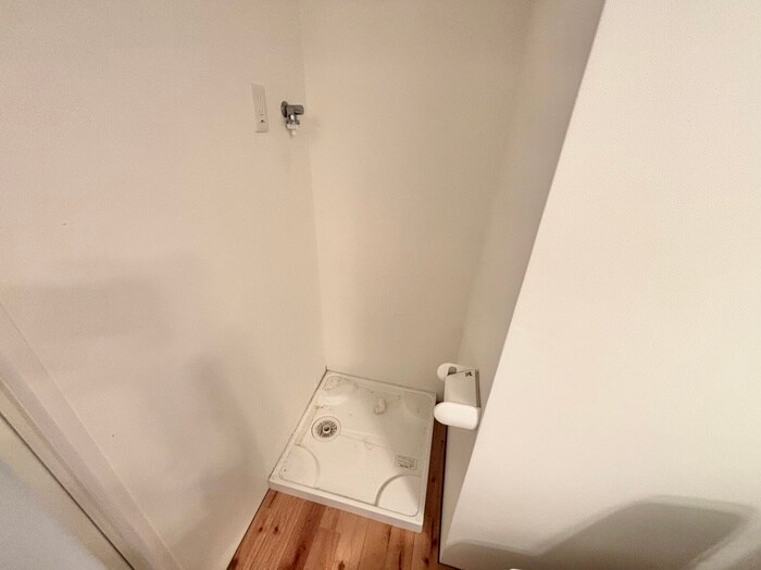 物件内観写真11　(洗濯機置場)