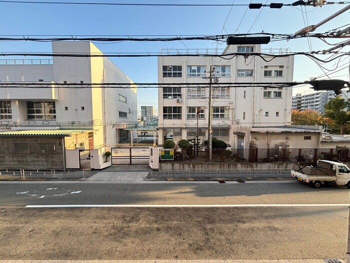 物件内観写真22　(室内からの展望)