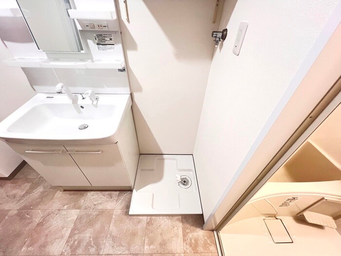 物件内観写真15　(洗濯機置場)