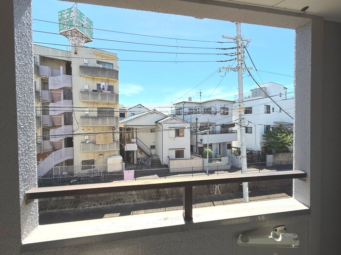 物件内観写真15　(室内からの展望)