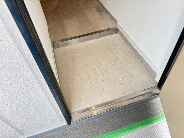 物件内観写真17　(玄関)