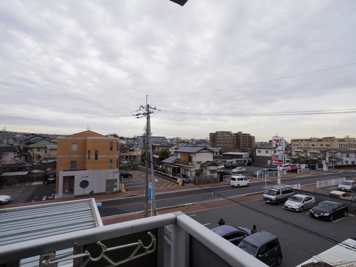 物件内観写真18　(室内からの展望)