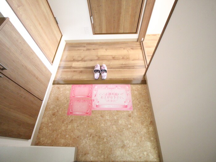 物件内観写真18　(玄関)