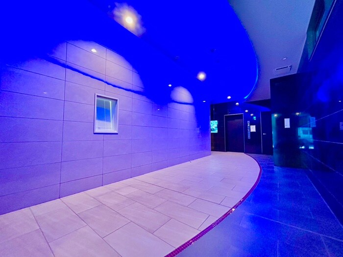 物件外観写真4　(エントランス部分)