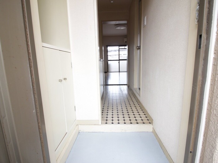 物件内観写真8　(玄関)