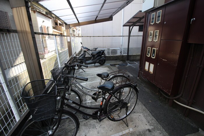 物件外観写真5　(駐輪場)