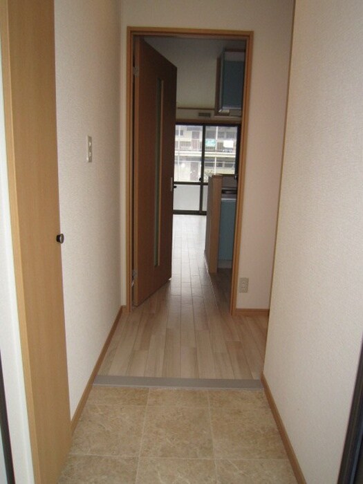 物件内観写真16　(廊下)