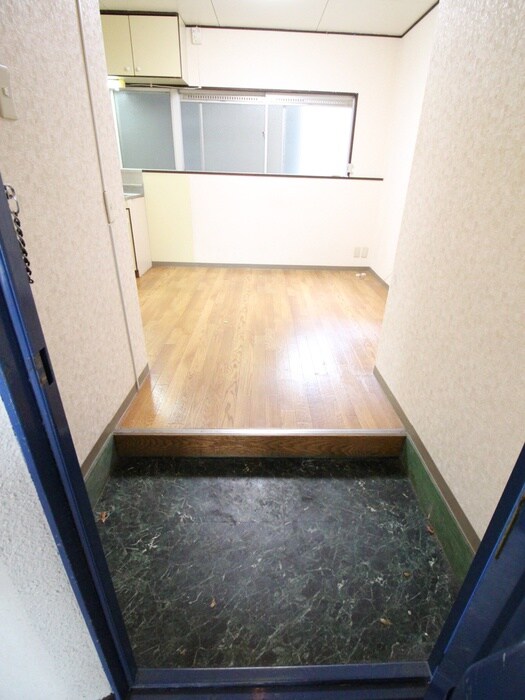 物件内観写真7　(玄関)