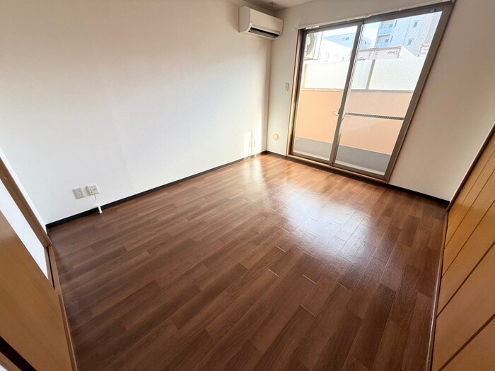 物件内観写真15　(居室)