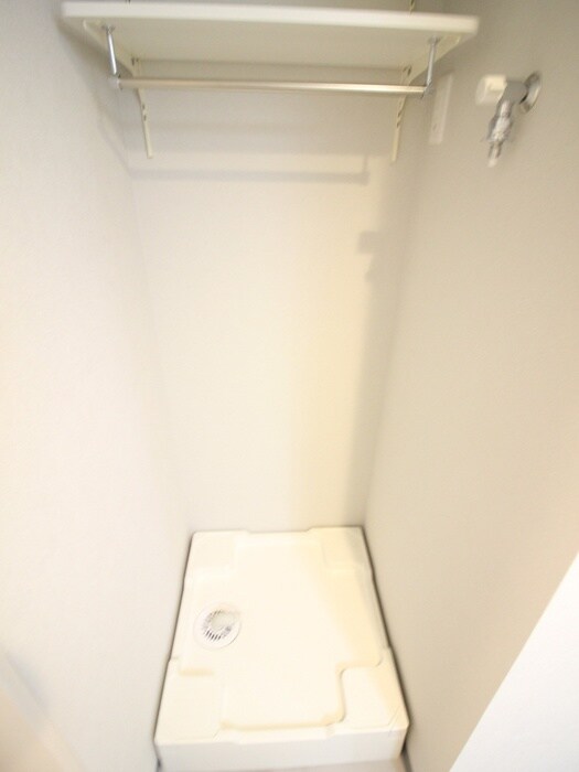 物件内観写真11　(洗濯機置場)