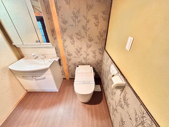 物件内観写真11　(トイレ)