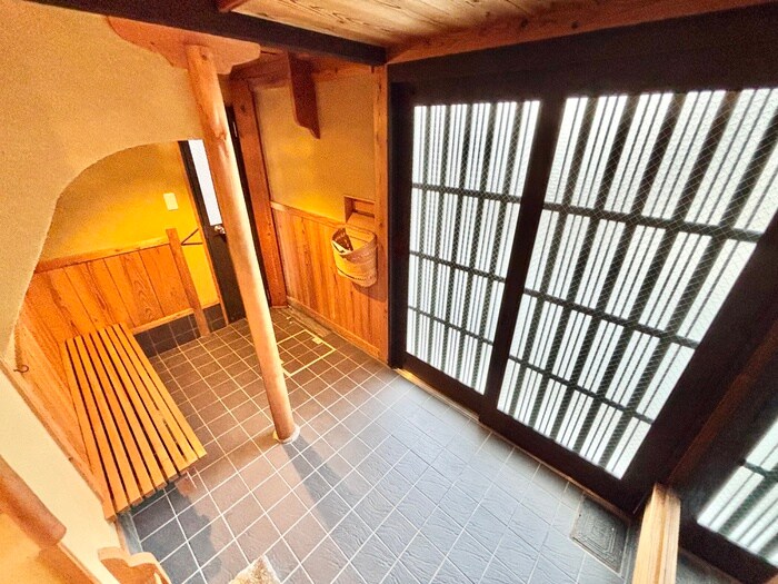 物件内観写真16　(玄関)