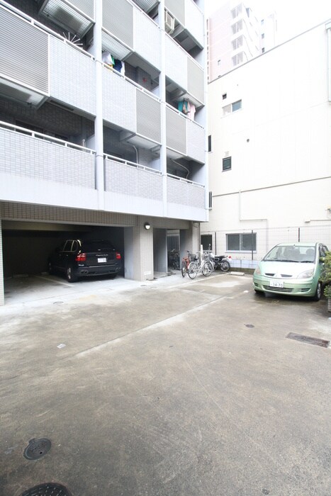 物件外観写真4　(駐車場)