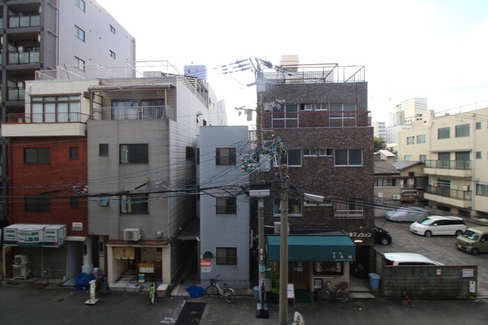 物件内観写真16　(室内からの展望)