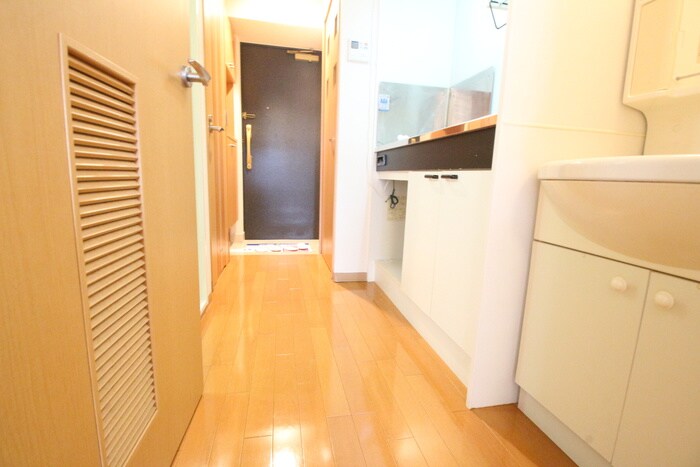 物件内観写真17　(廊下)