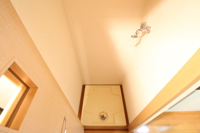 物件内観写真18　(洗濯機置場)