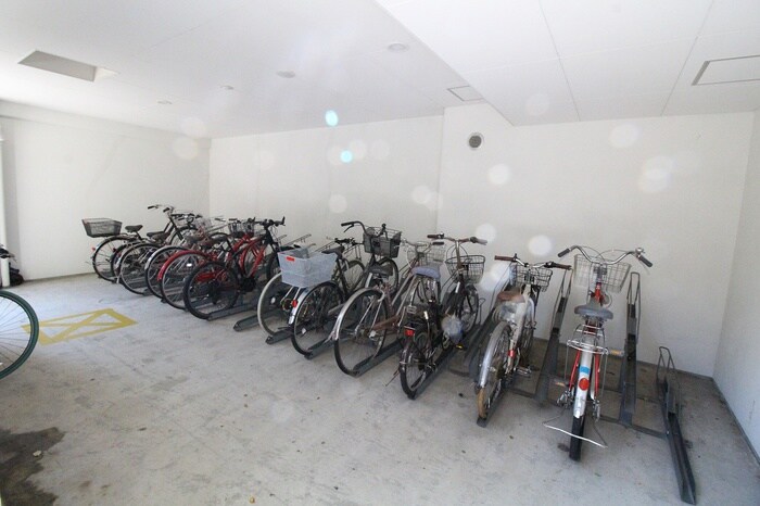 物件外観写真6　(駐輪場)