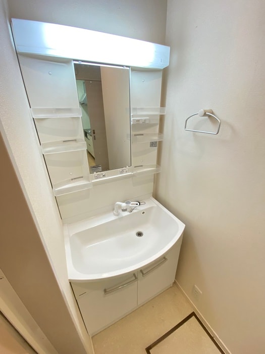 物件内観写真8　(洗面)