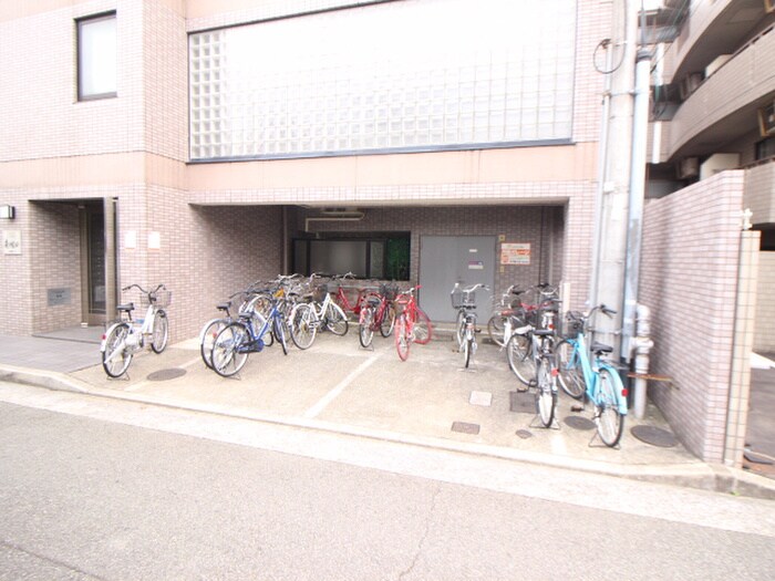 物件外観写真5　(駐輪場)