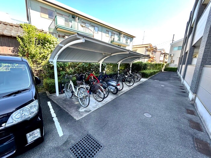 物件外観写真5　(駐輪場)