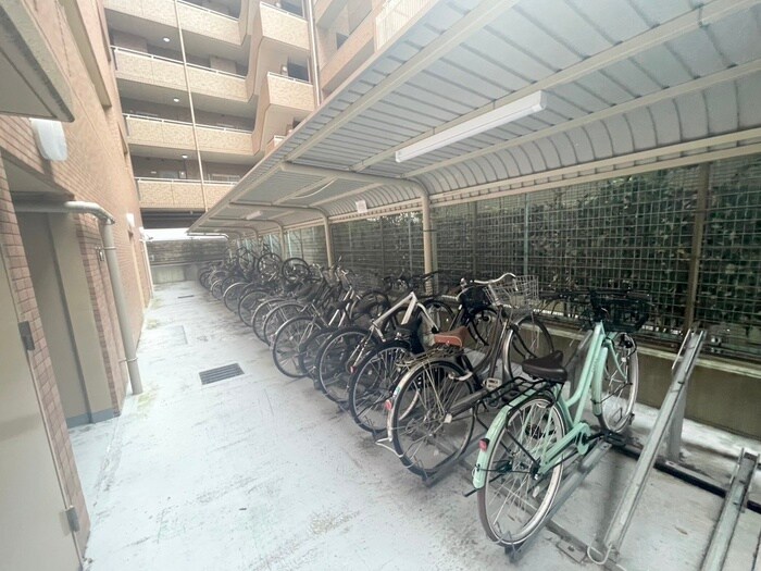 物件外観写真6　(駐輪場)
