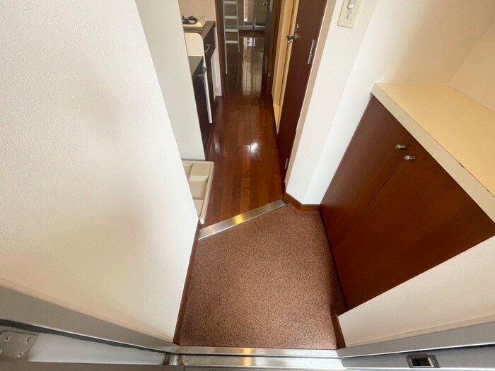 物件内観写真10　(玄関)