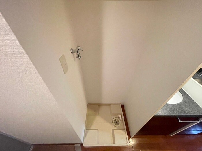 物件内観写真12　(洗濯機置場)