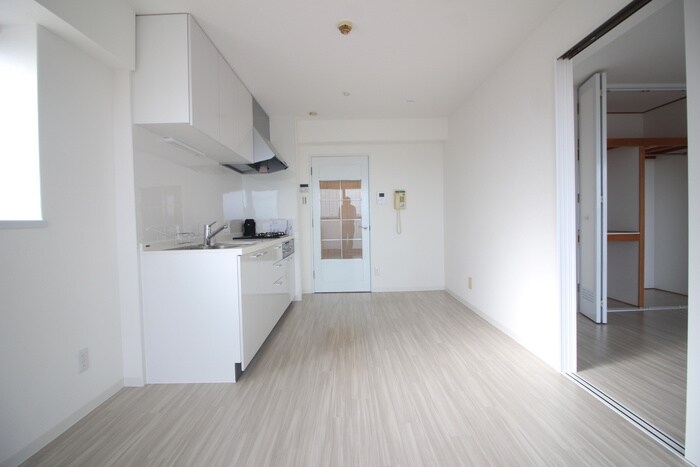 物件内観写真8　(居室)