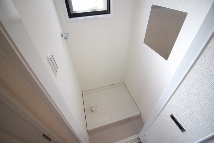 物件内観写真14　(洗濯機置場)