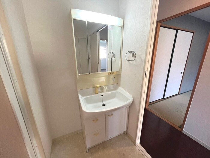 物件内観写真9　(洗面)
