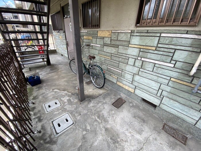 物件外観写真5　(駐輪場)